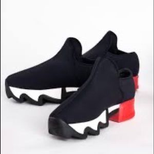 iRi Wes Neoprene Wave Sole Shoes